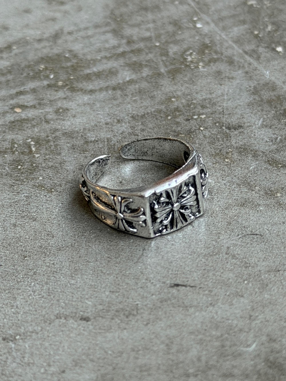 Adjustable Silver-Tone Men's Floral Cross Ring
